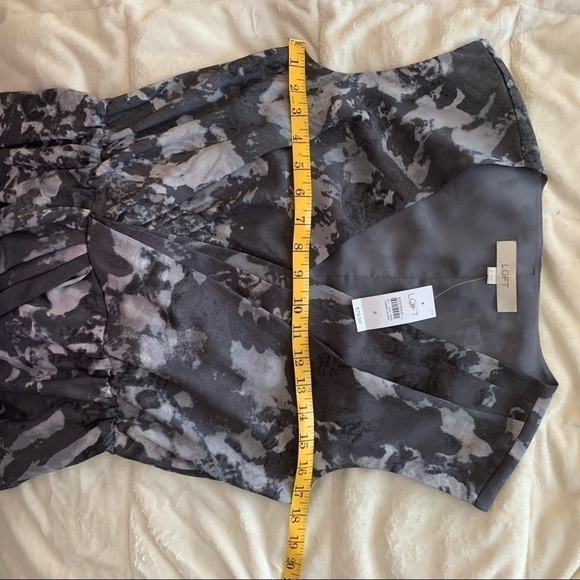 Loft Draped Front Gray Dress NWT Size 4 - Picture 9 of 9